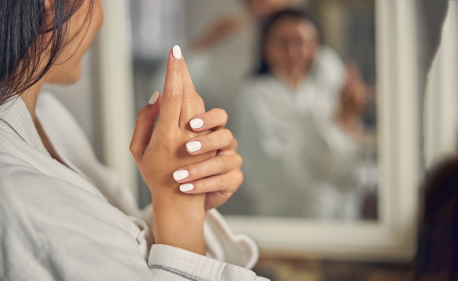 Nuestra chica las mejores Uñas acrilicas en Pamplona